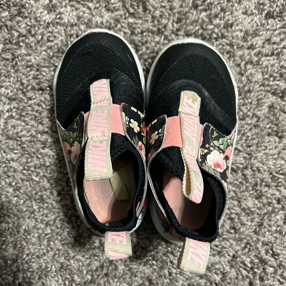 Toddler size 7 shoes